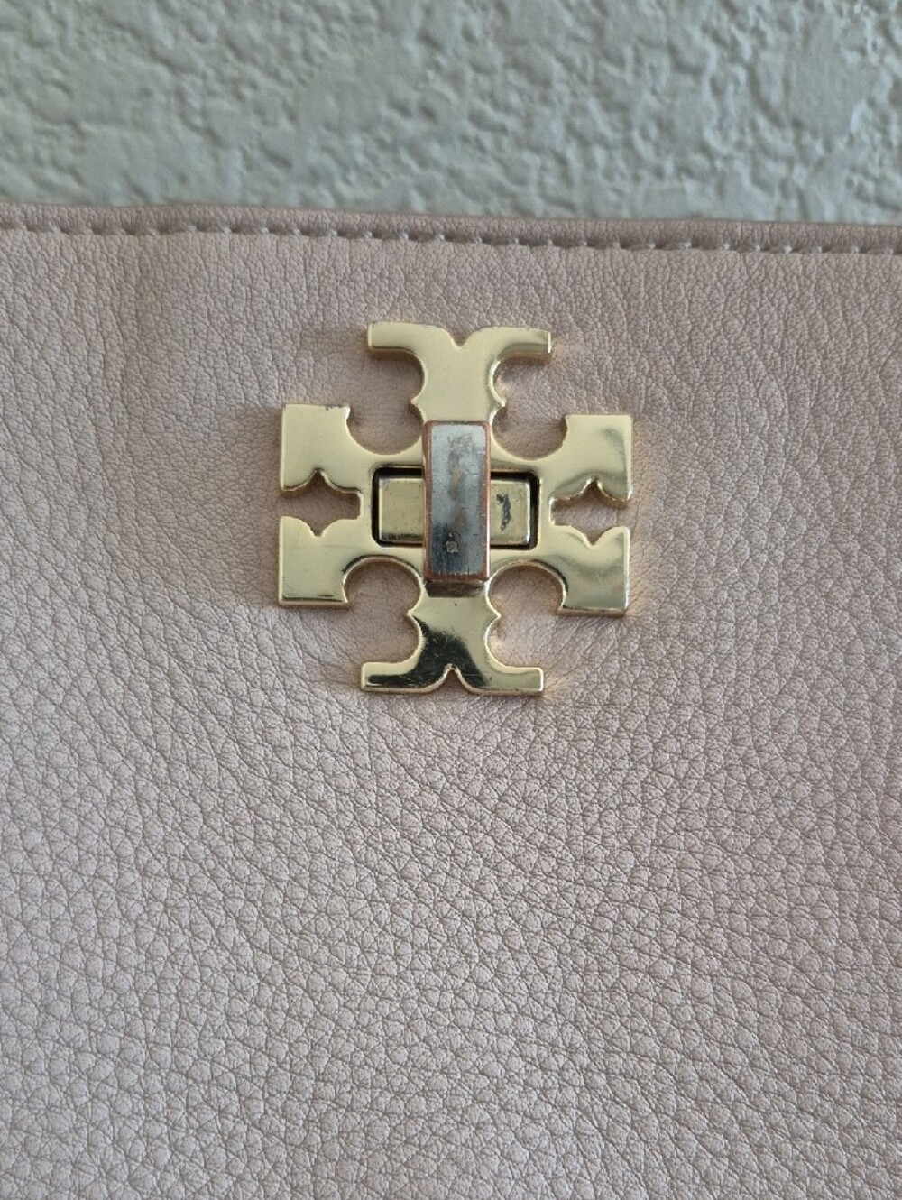 Tory Burch Blush Pink Leather Tote with Gold Chain Handles - Picture 2 of 9